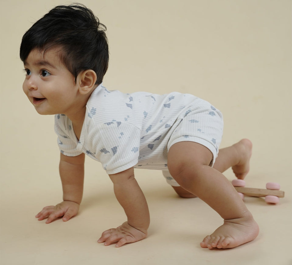 Best Baby Clothing Fabrics in India (2026): A Complete Parent’s Guide to Safe, Breathable & Skin-Friendly Wear